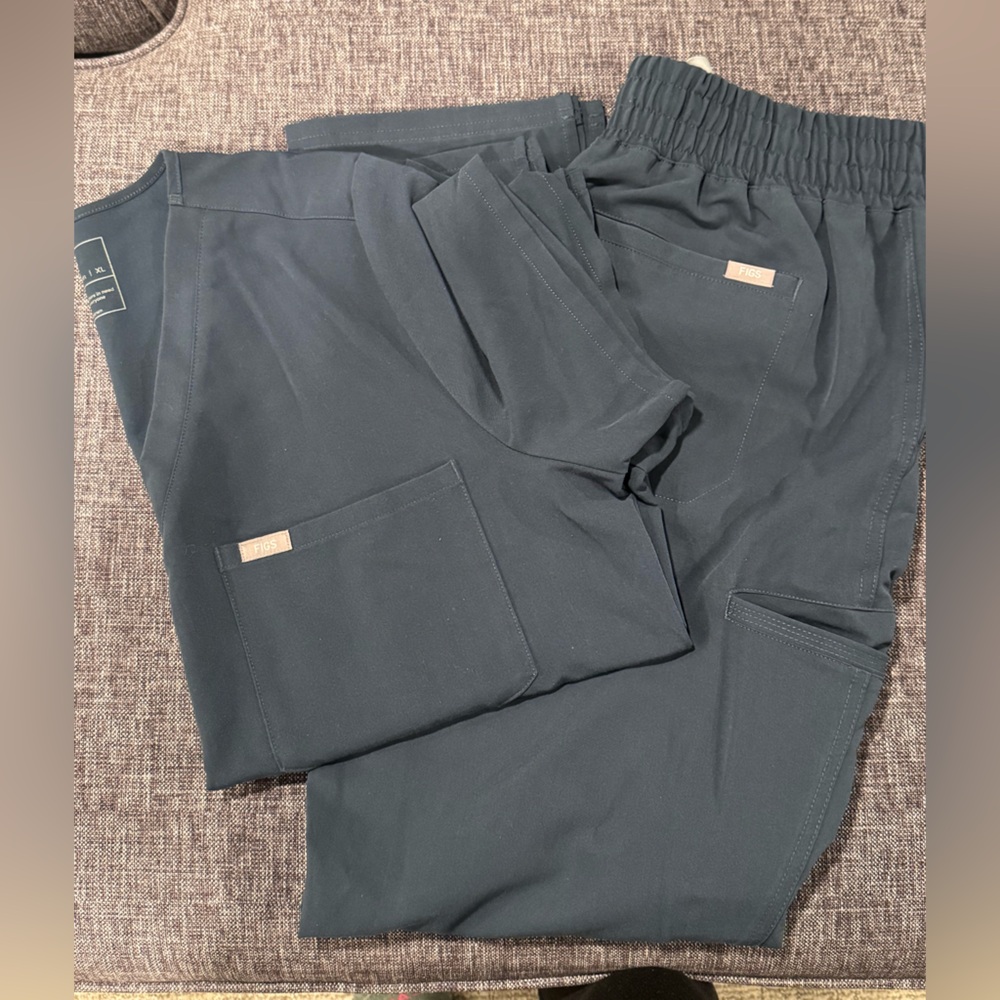Figs Women's Scrub Set in Dark Harbor